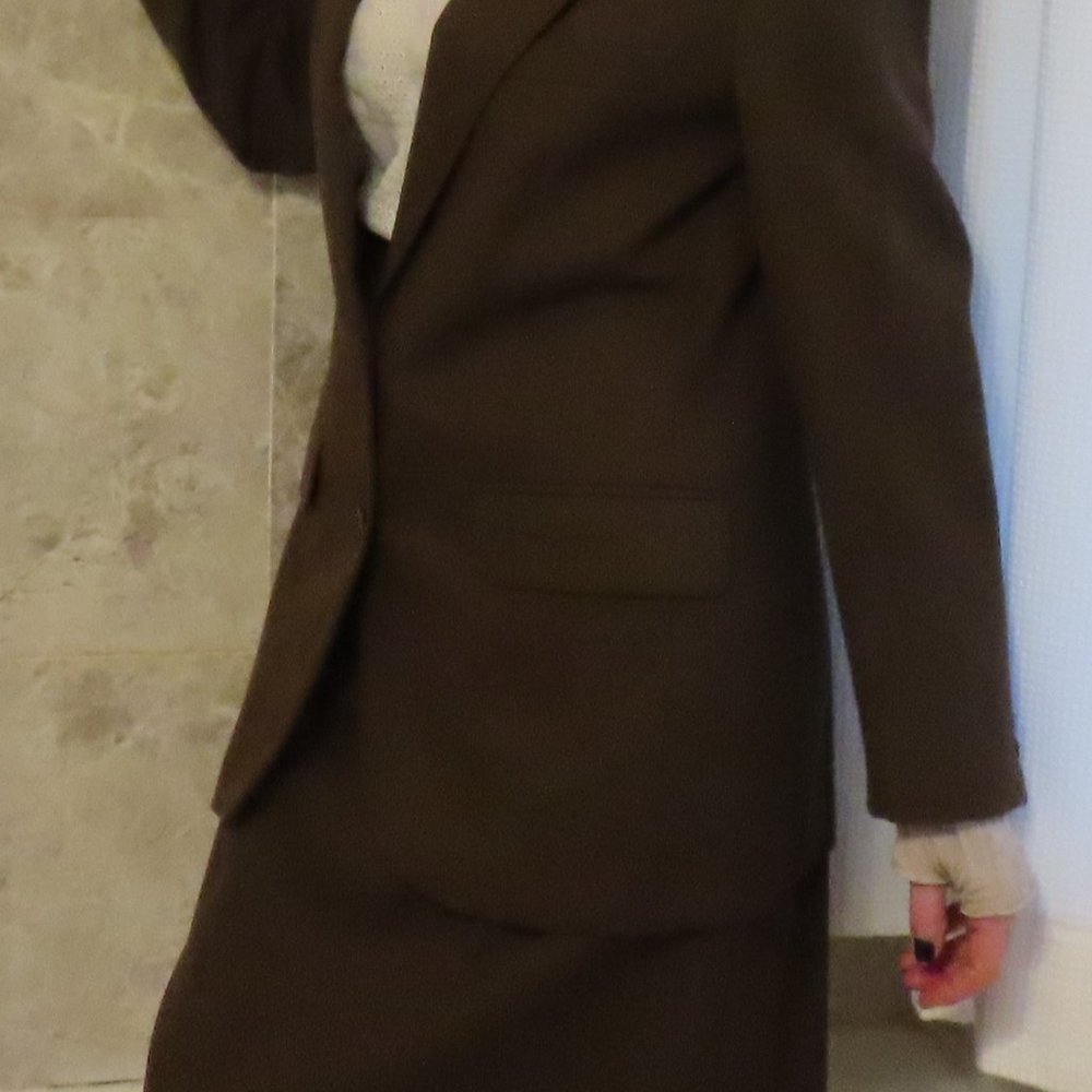 Lands End Chocolate Brown Bespoke Wool Suit, size 6.